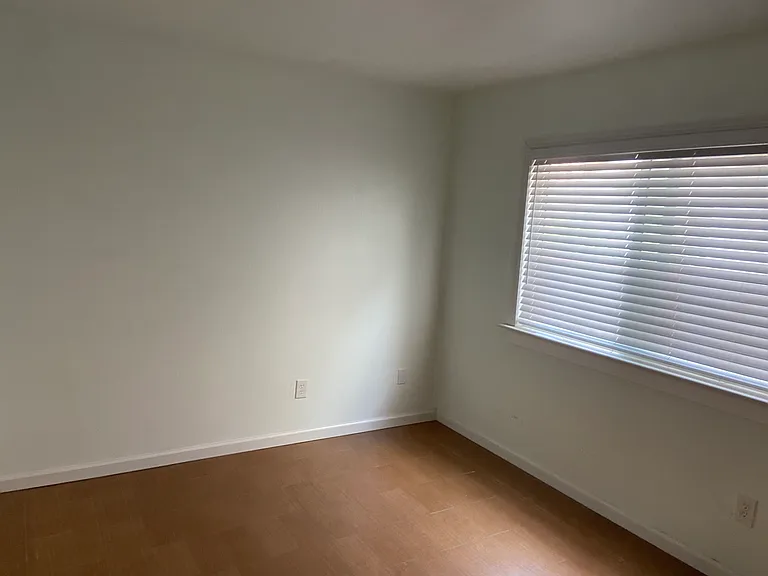 10695 Chinon Cir — Photo 8