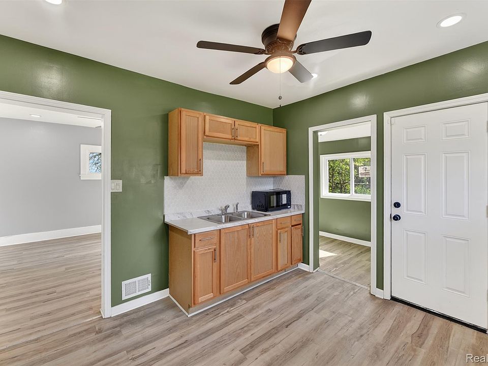 12676 Wyoming Ave, photo 13