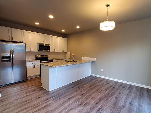 5th image of 6910 Delaney Ln NE #2
