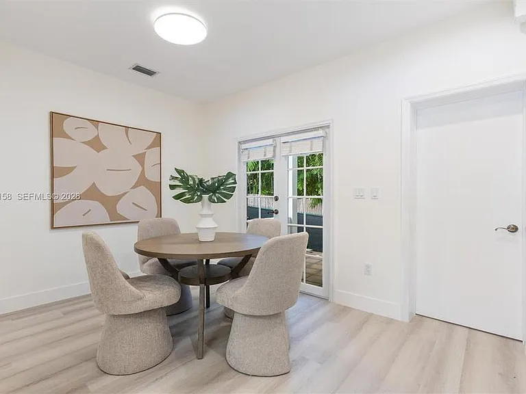 145 W Sunrise Ave — Photo 14