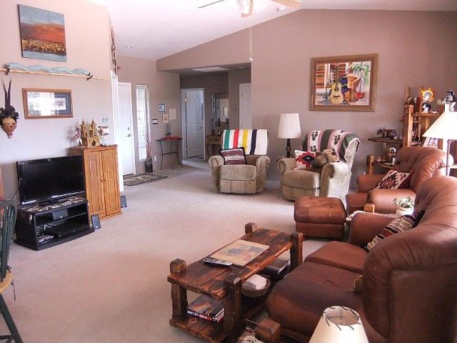 1st image of 924 E Saguaro Dr