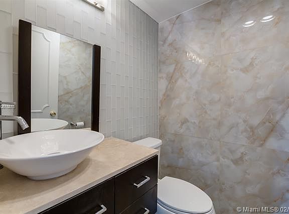 5th image of 3051 NE 47th Ct APT 305