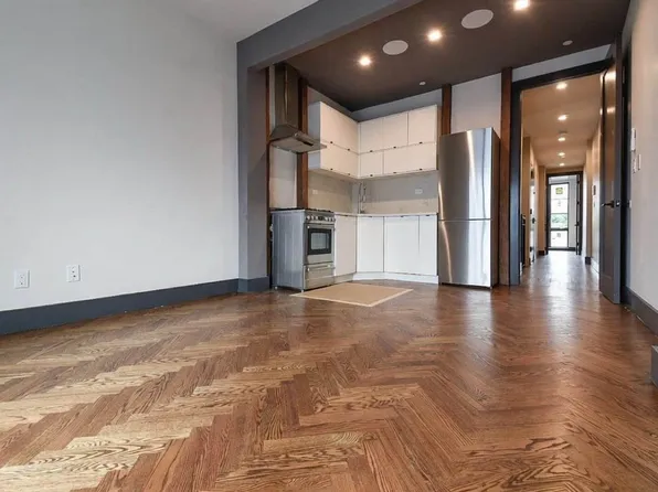 218 Montrose Avenue image 1 of 13