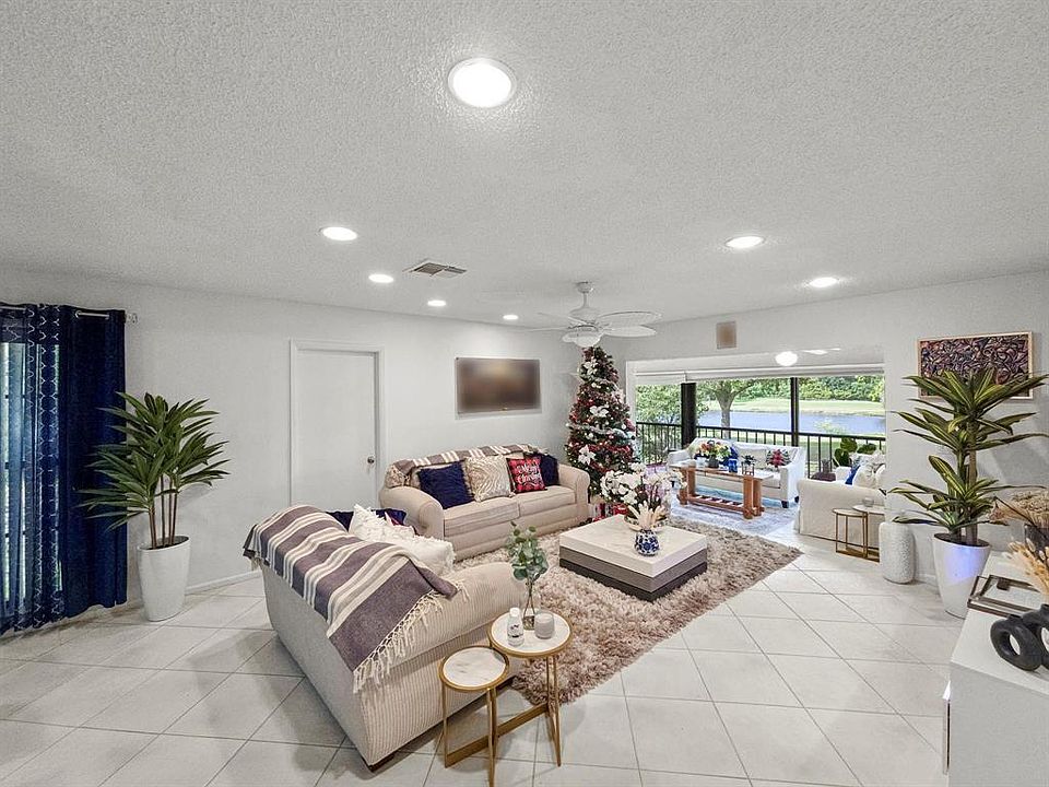 1st image of 9286 Vista Del Lago #B