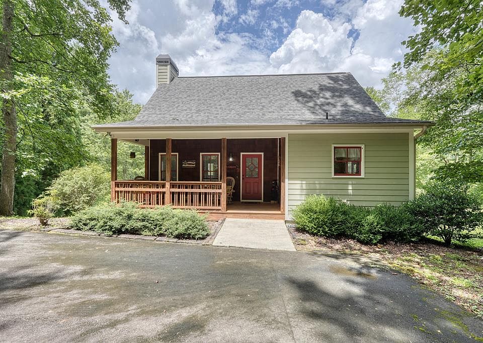 1st image of 105 Evergreen Rd