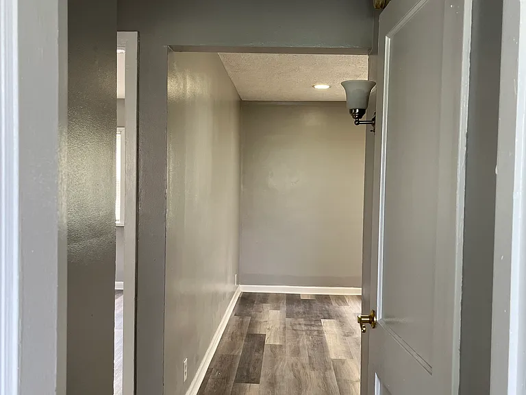 2312 Davue Cir #4 — Photo 8