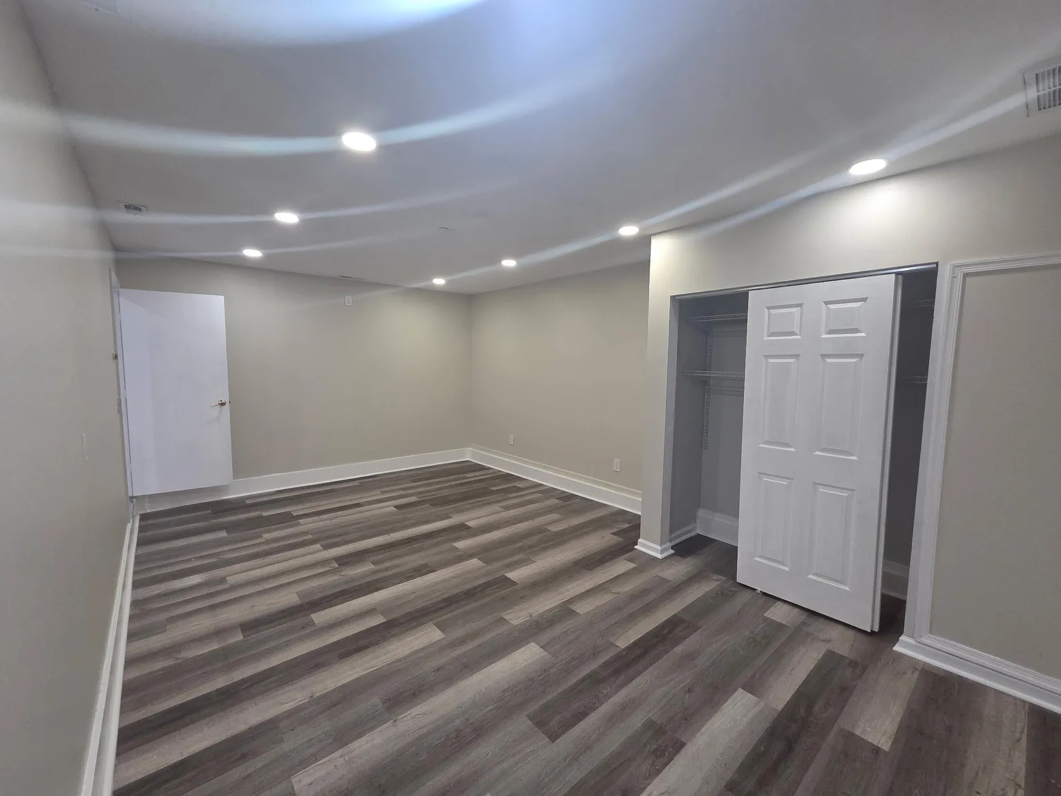 5 bed, 1350 sqft, $2,650 — Photo 4