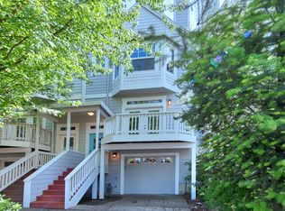 8 SW Gibbs St, Portland, OR 97239