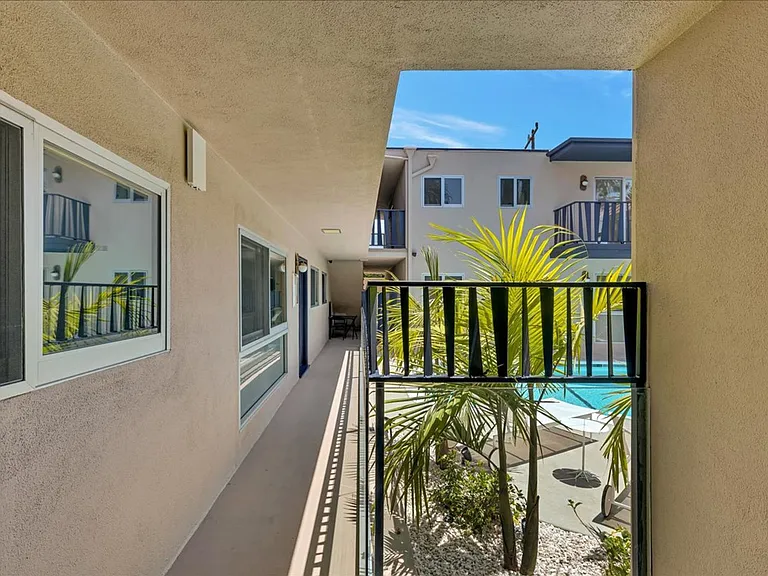 210 S Hamilton Dr #9 — Photo 30