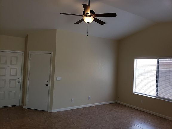 Vaulted Ceilings!