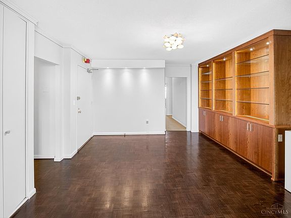 5th image of 2444 Madison Rd Unit 1410