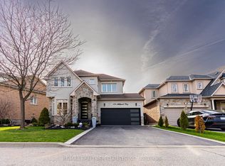 174 Milkweed Way, Oakville, ON L6L 0A4