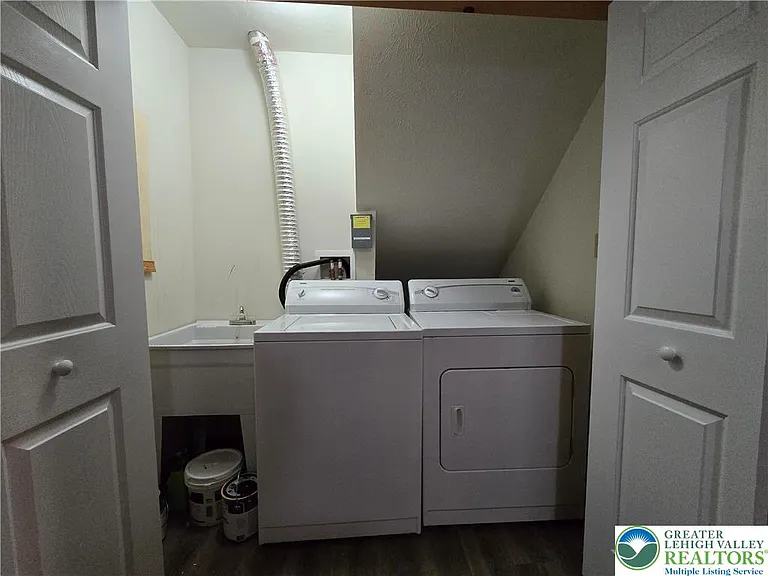 104 Flo Ct — Photo 24