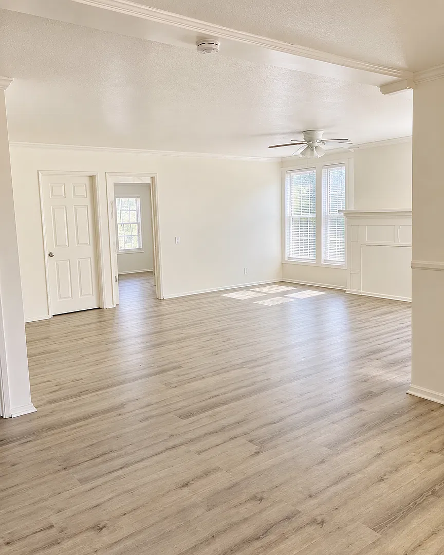 6 bed 3 bath house close to campus! — Photo 3