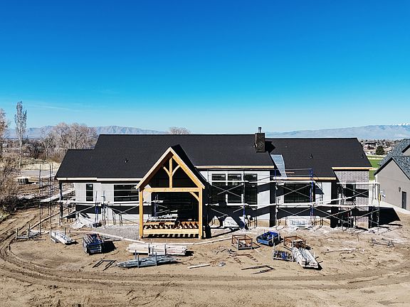 4th image of 702 N 2000 E #305