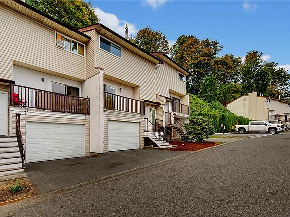 3rd image of 32705 Fraser Cres #9