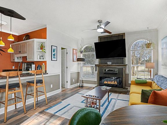 2nd image of 4745 Wild Iris Dr. #9-105