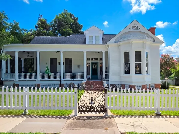 905 S Day St, Brenham, TX 77833
