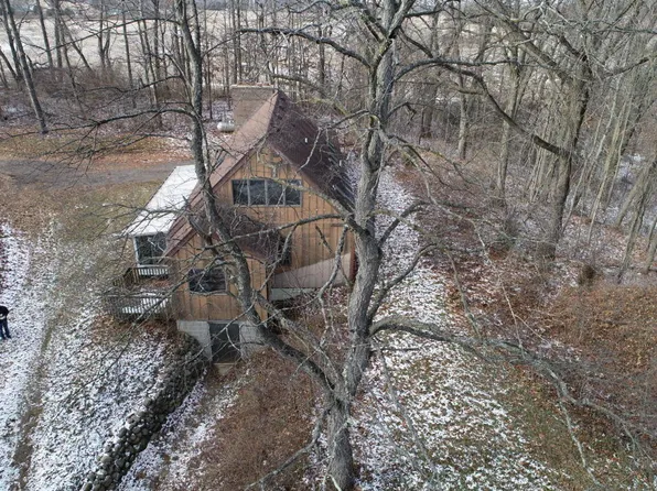 6024 E Chicago Rd, Jonesville, MI 49250