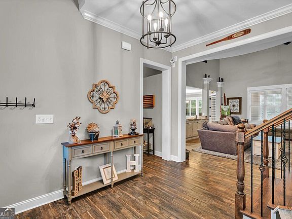 5th image of 223 Yale Cir