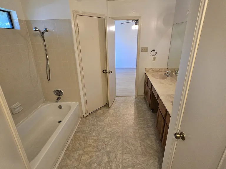 6610 Windrift Way — Photo 8