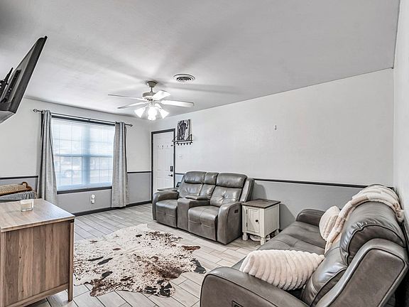 4th image of 3601 Brentwood Dr