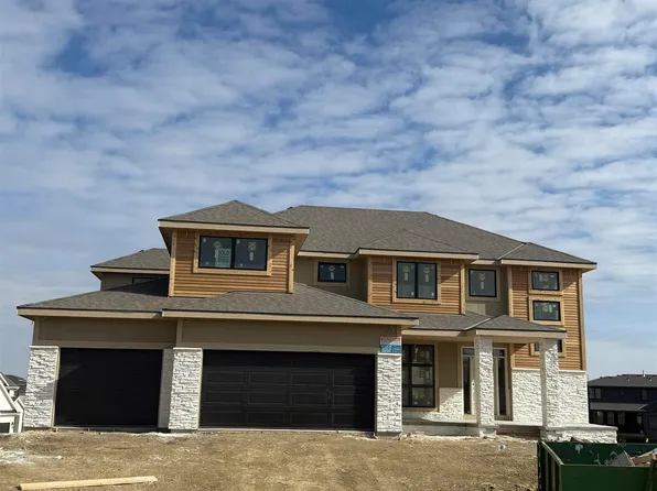 5729 N 209th St, Elkhorn, NE 68002
