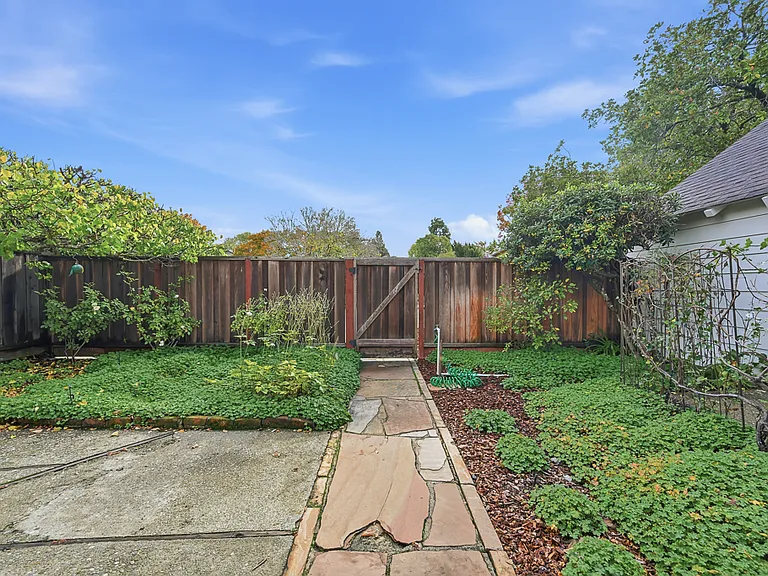 20 Kent Pl — Photo 94