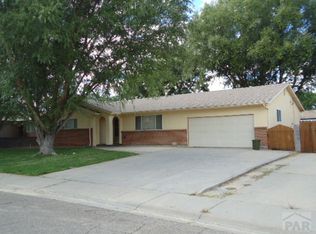 111 Carrillon Ln, Pueblo, CO 81005