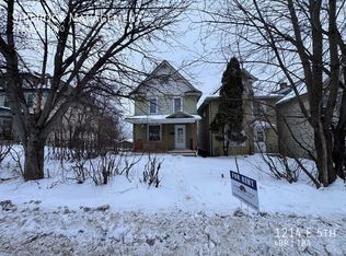 1214 E 5th St, Duluth, MN 55805