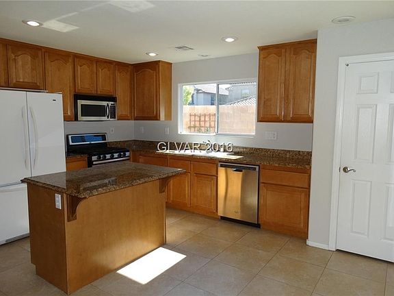 3rd image of 781 La Tosca St