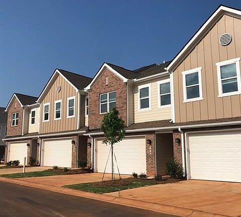 2nd image of 165 Heritage Blvd #32