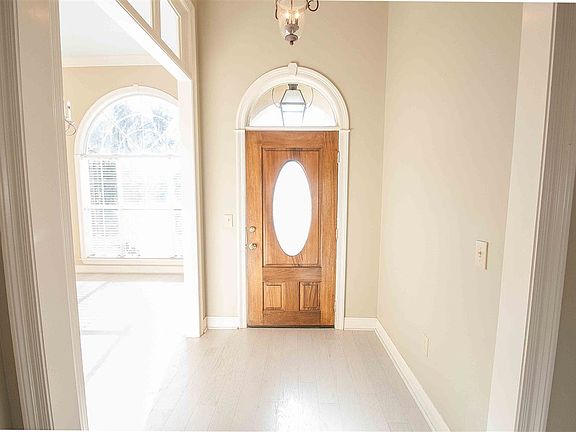 5th image of 308 Woodland Brook Dr
