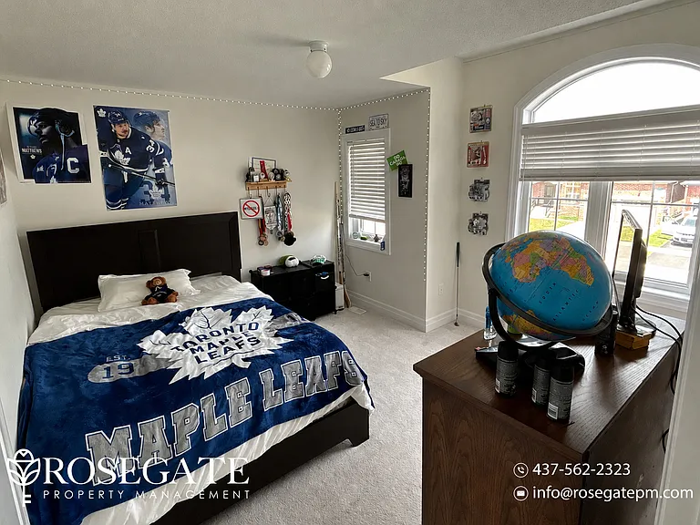 1011 Wickham Rd — Photo 10