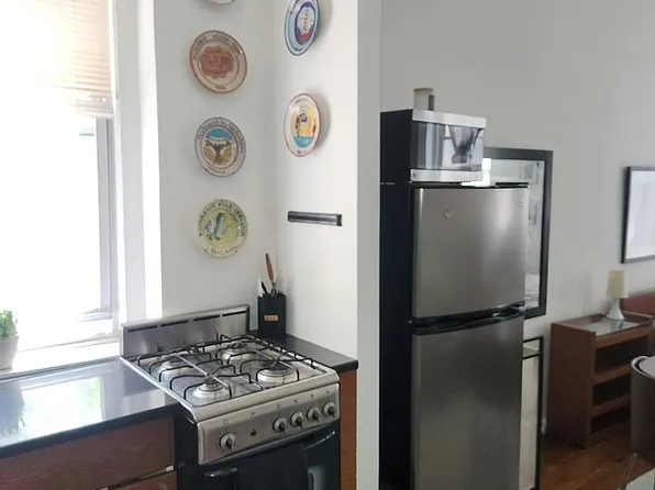 212 E 13th St APT 2C, New York, NY 10003
