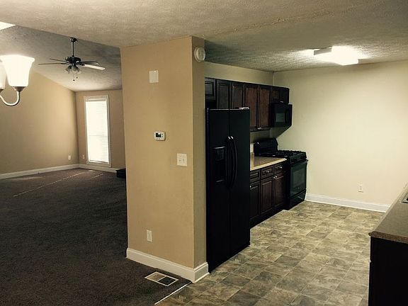 3rd image of 4560 Harriet Ln