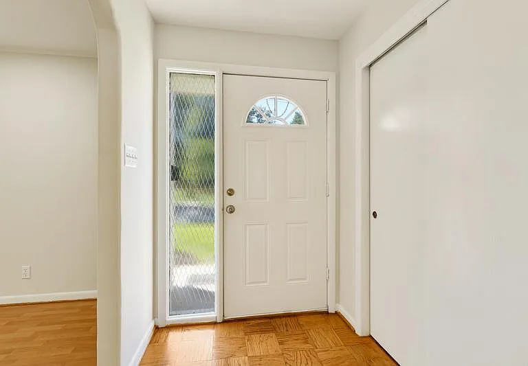Entry level Foyer