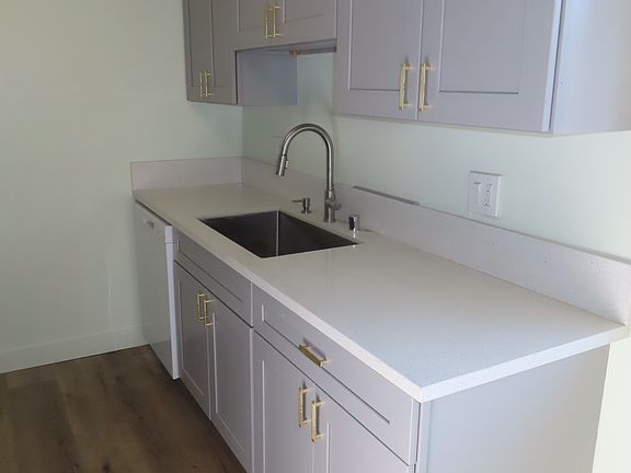 5th image of 1418 Kingman Ave