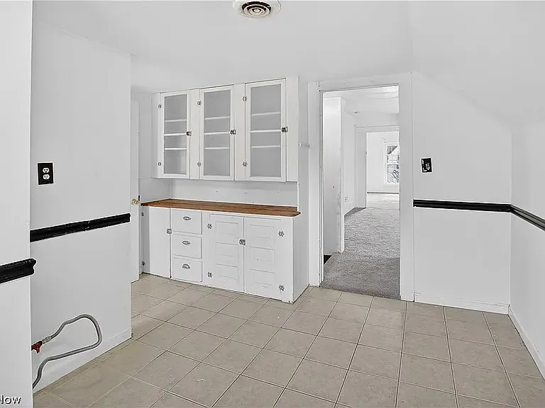 2010 Forestdale Ave #2 — Photo 8