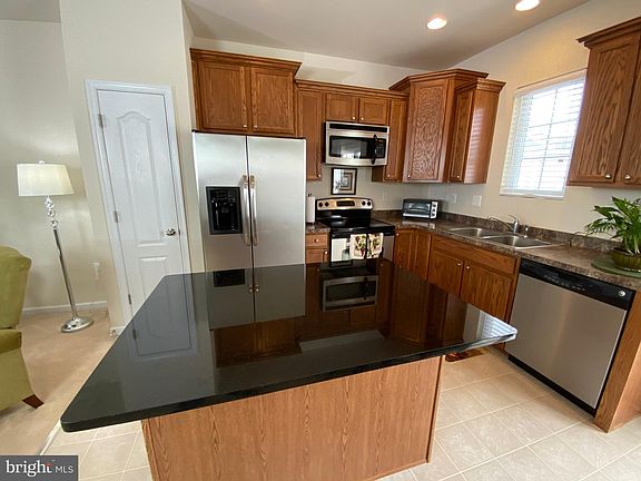 3rd image of 20779 Brunswick Ln