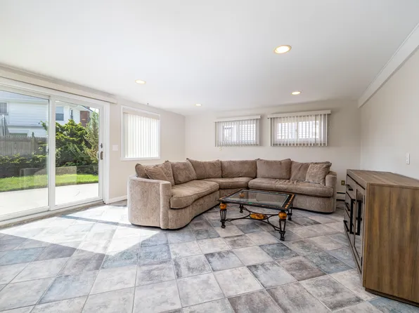(undisclosed Address), Lido Beach, NY 11561