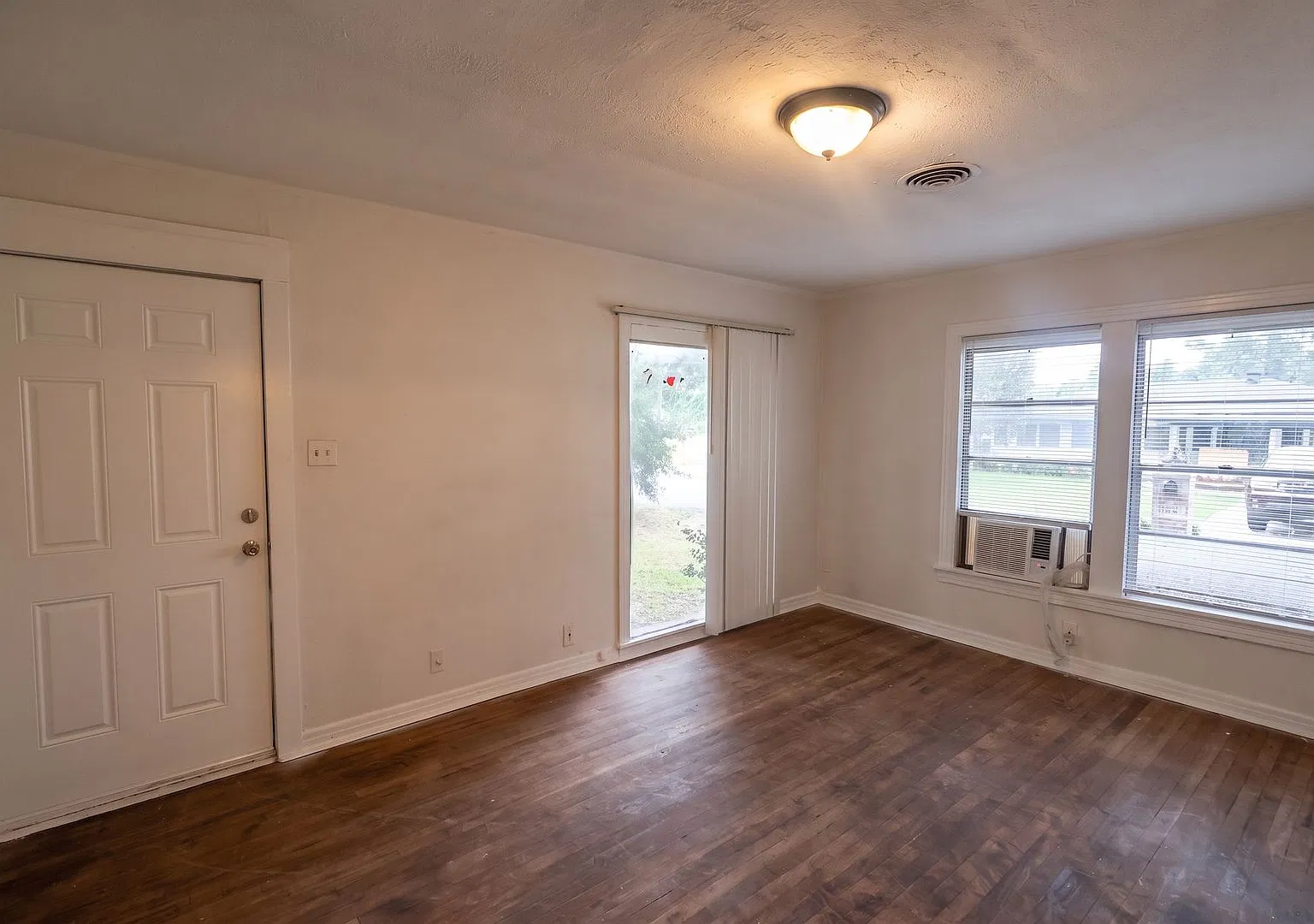 Available now! Bossier City Apartment — Photo 3