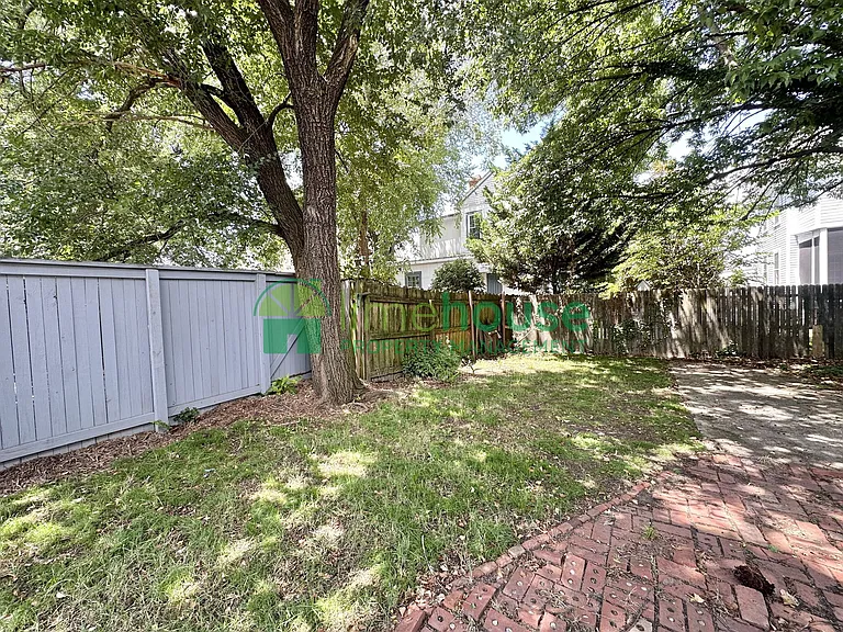 106 Parkview Ave — Photo 18