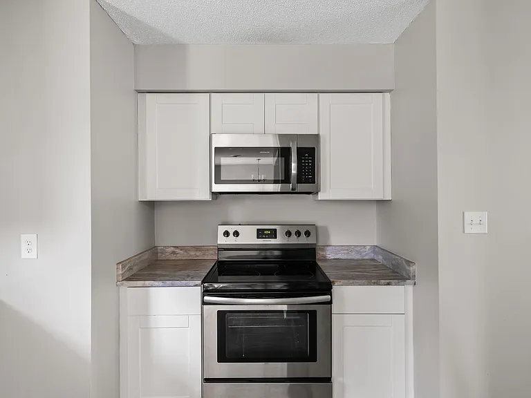 102 Sterling Rd — Photo 14