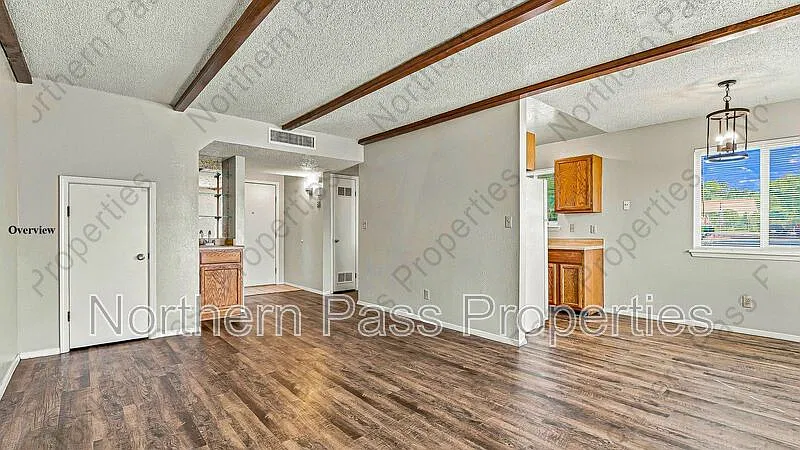 2 bed, 2.0 bath, 1058 sqft, $1,295 — Photo 4