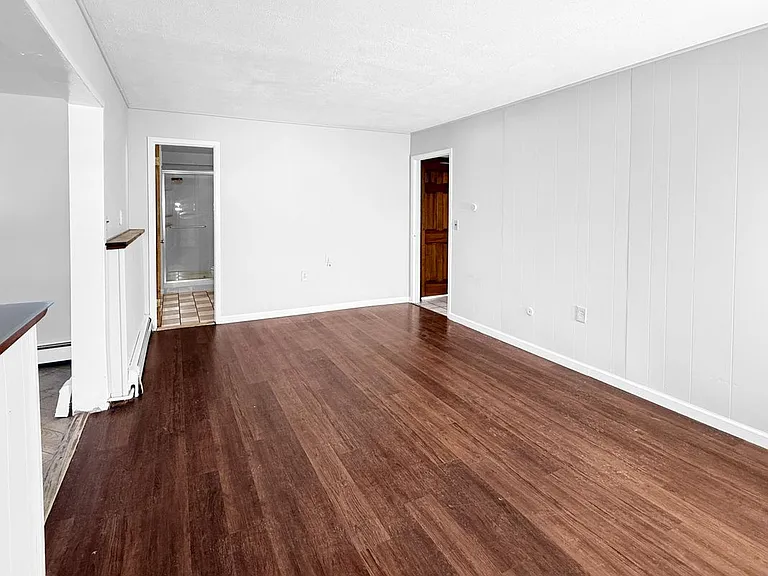 83 Kent Rd #LOWER — Photo 7