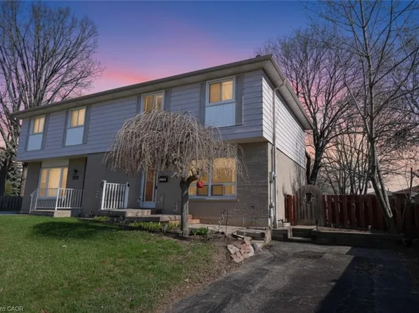 1345 Colonsay Dr, Burlington, ON L7P 2T6