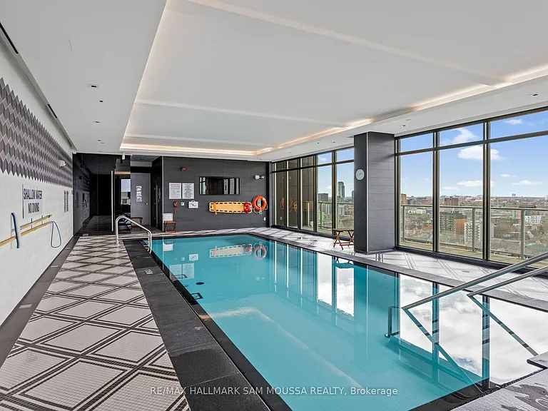 255 Bay St #1208 — Photo 38