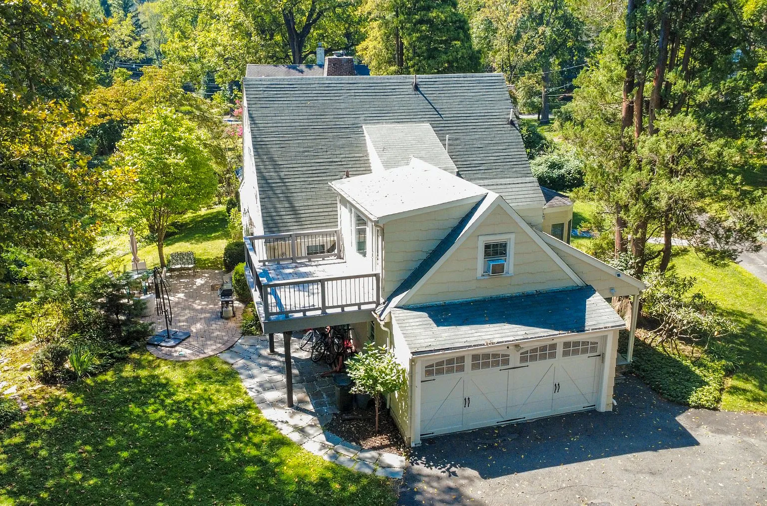 5 bed, 2900 sqft, $5,950 — Photo 2