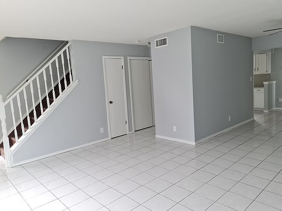 3rd image of 2713 Quail Run St #B